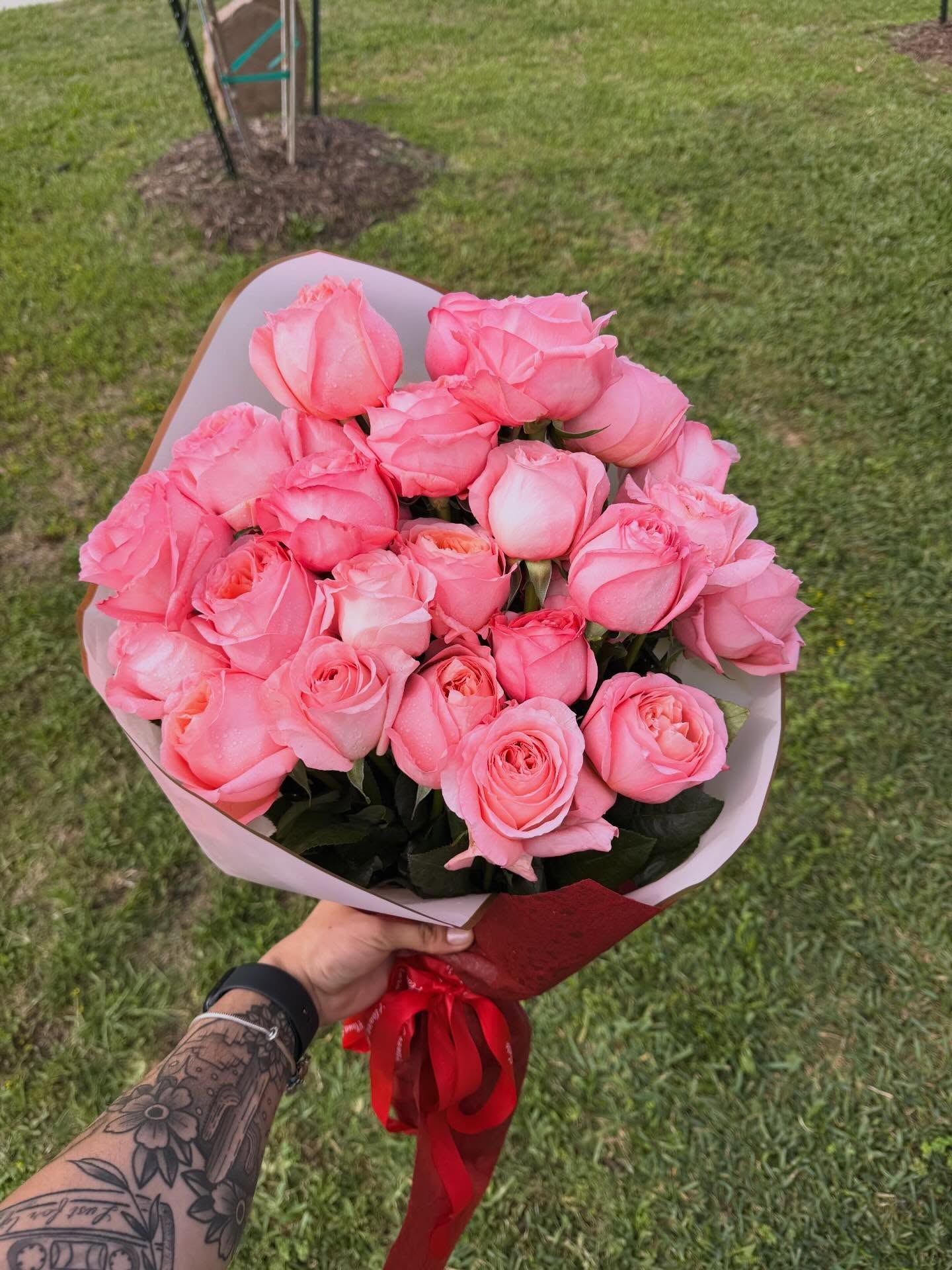 pink roses arrangement