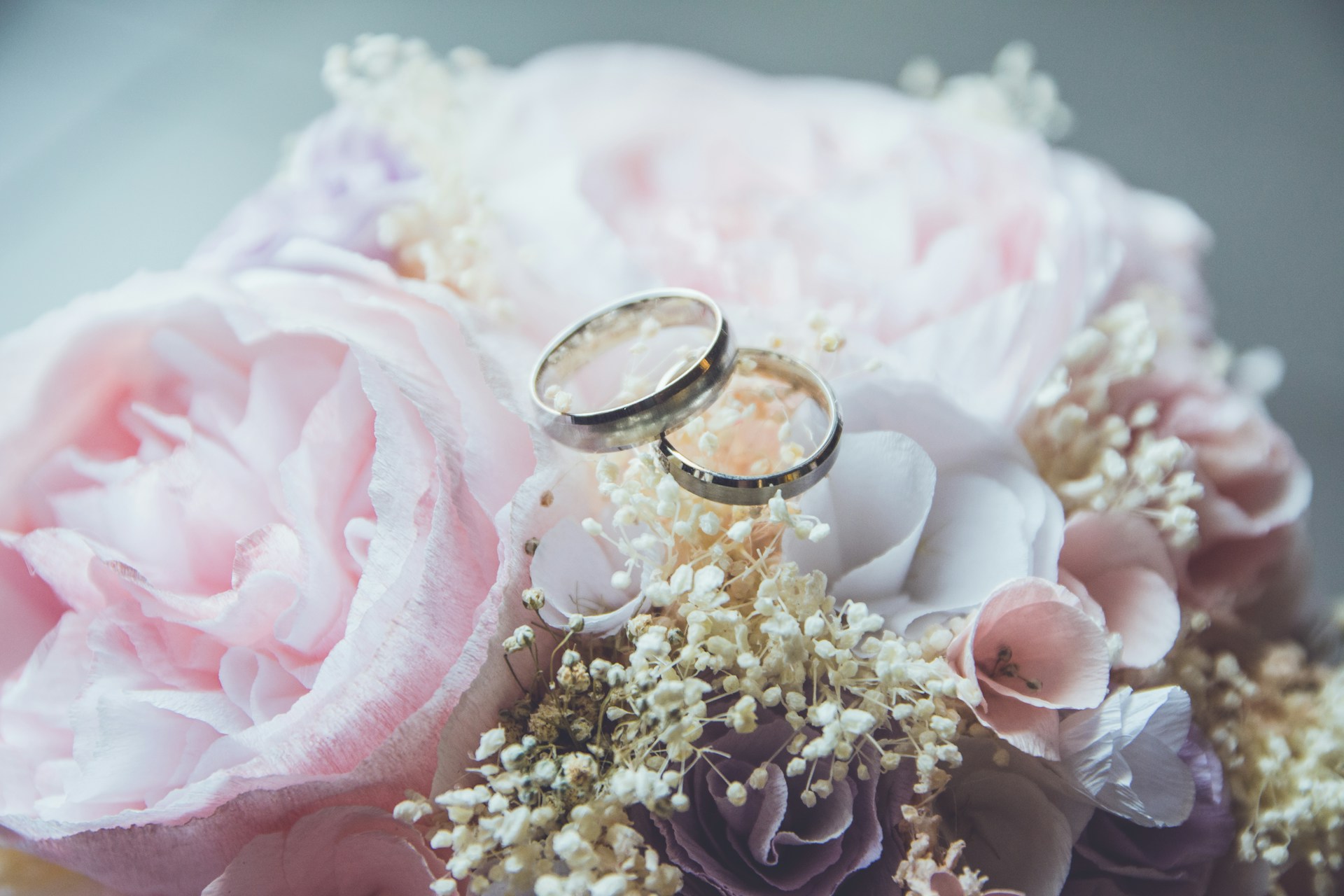 floral arrangement for weddings and events
